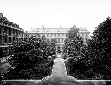 St Bartholemew's Hospital , London, where W H R Rivers trained